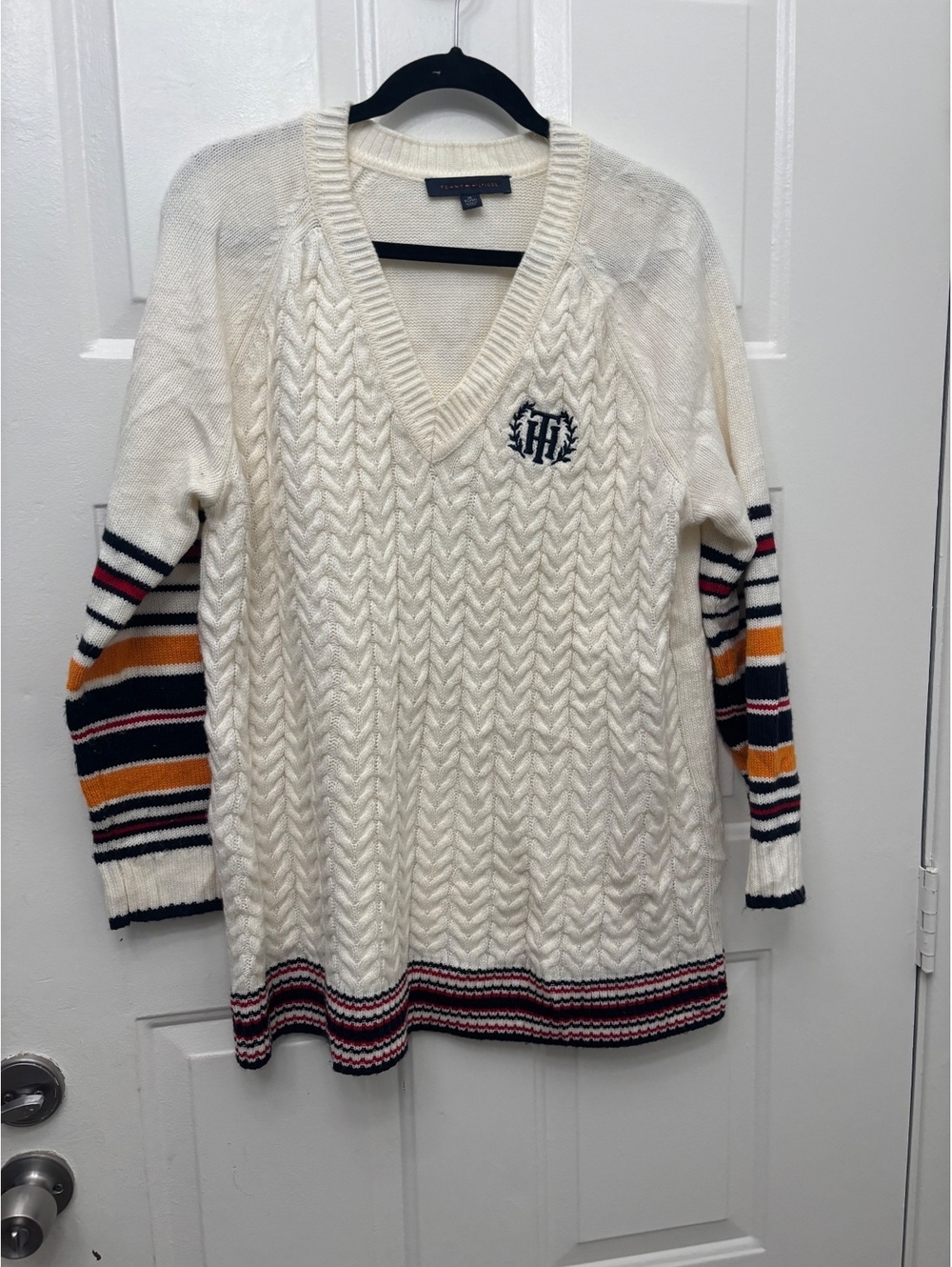 Tommy Hilfiger Varsity Cable Knit V-neck Sweater with striped sleeves size XL